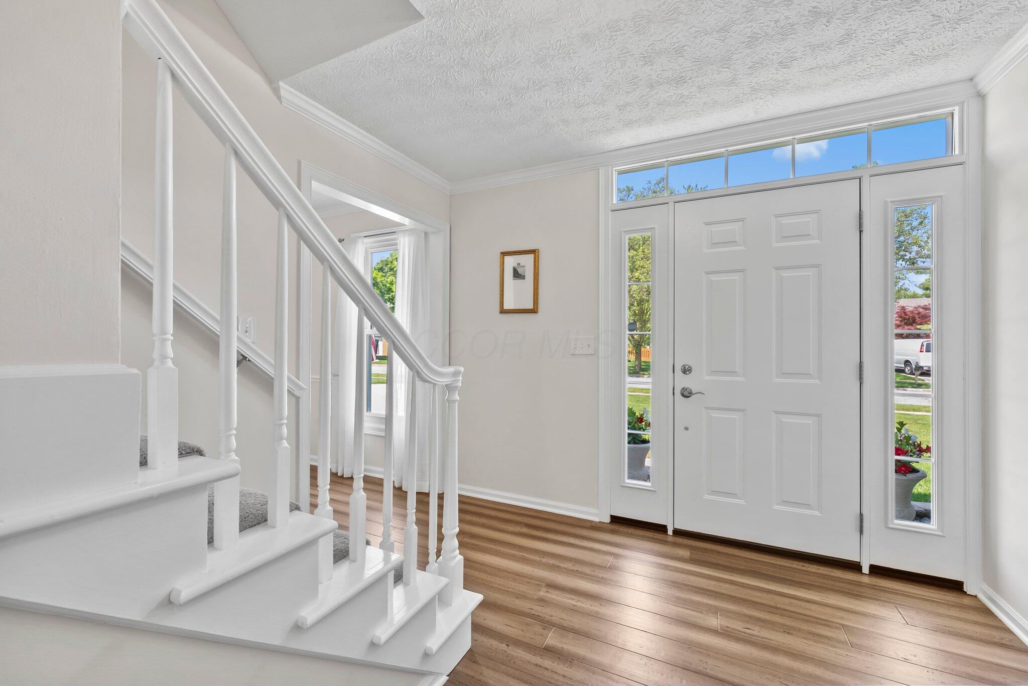 2201 Stratingham Drive, Dublin, Ohio image 4