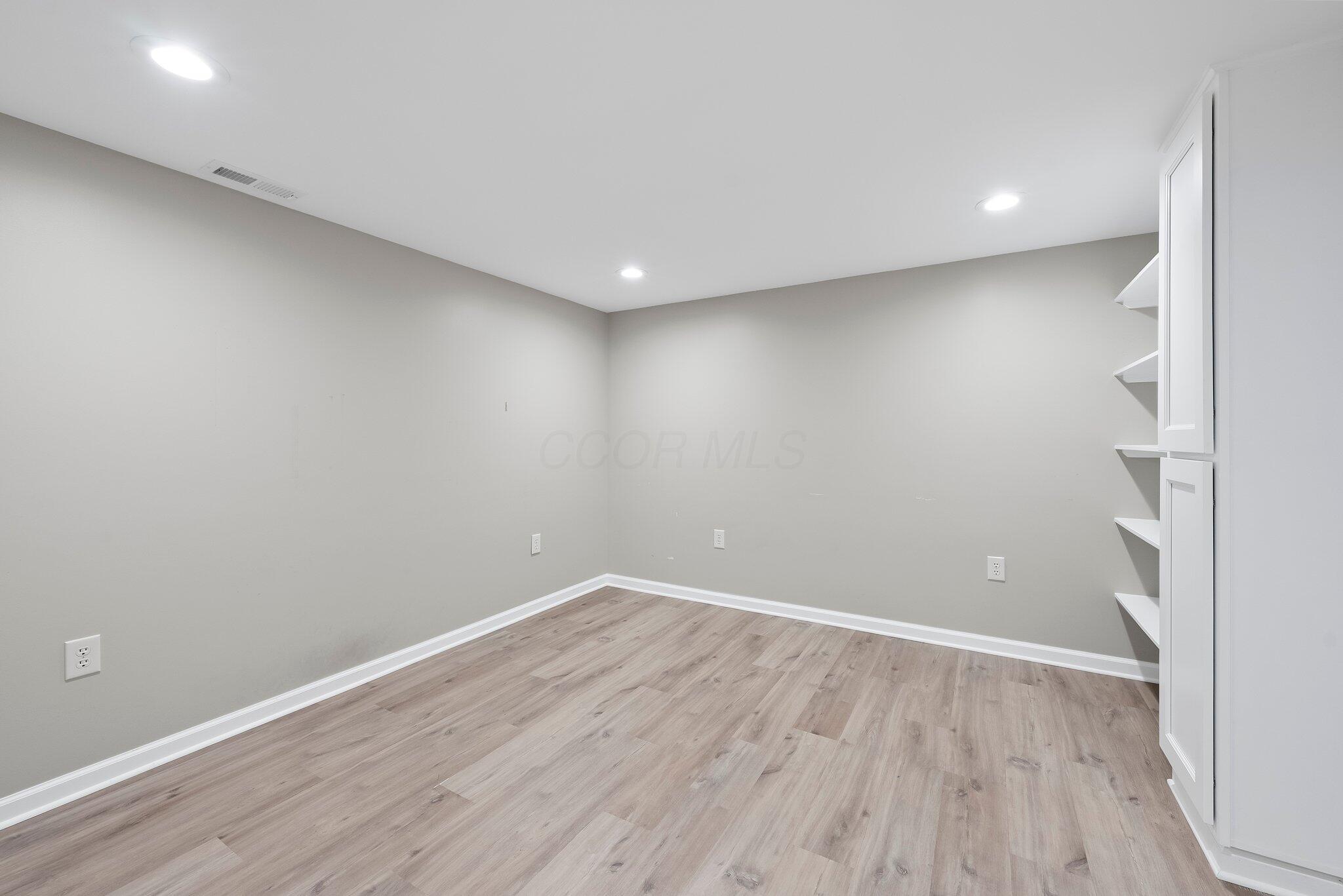 2201 Stratingham Drive, Dublin, Ohio image 34