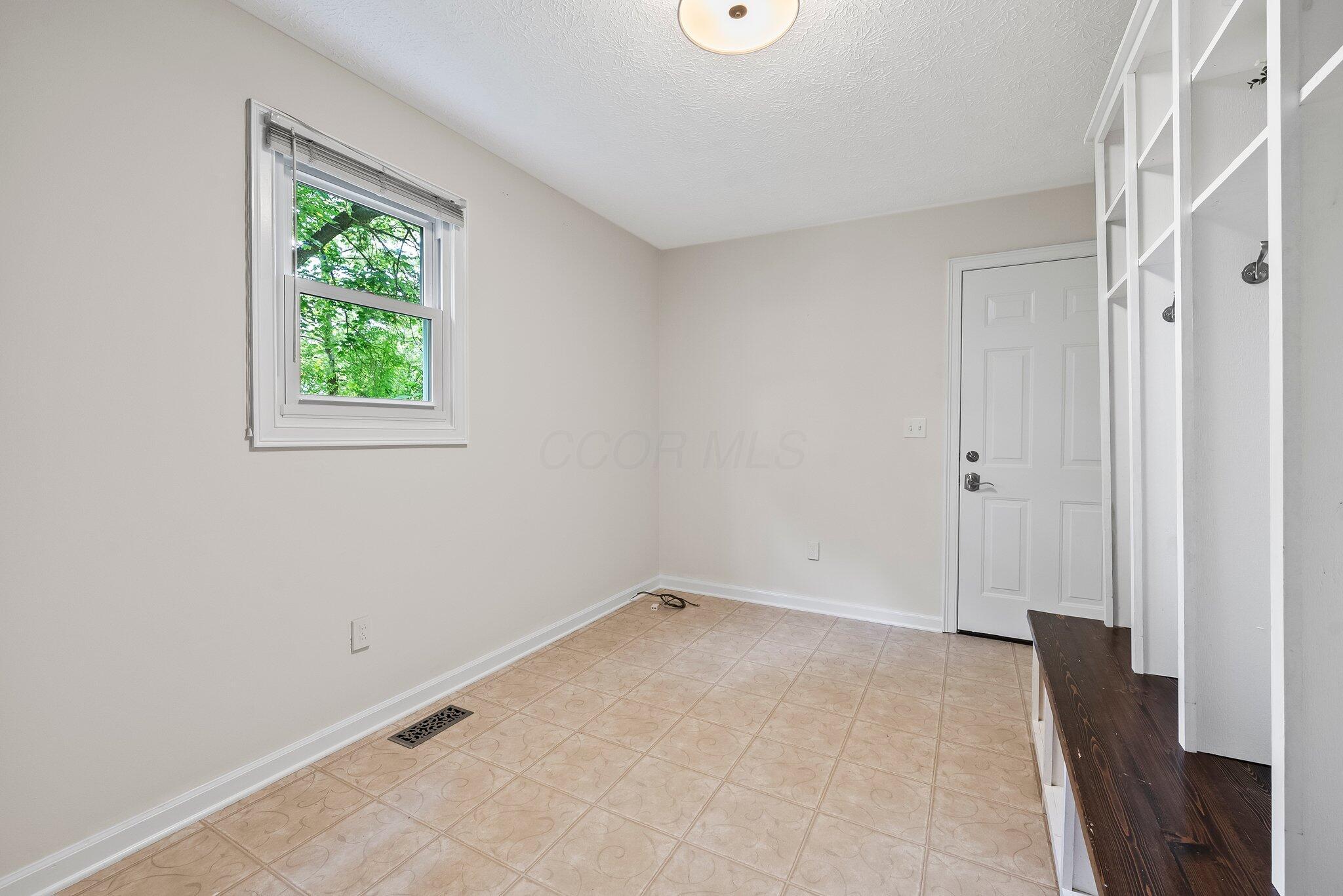 2201 Stratingham Drive, Dublin, Ohio image 18