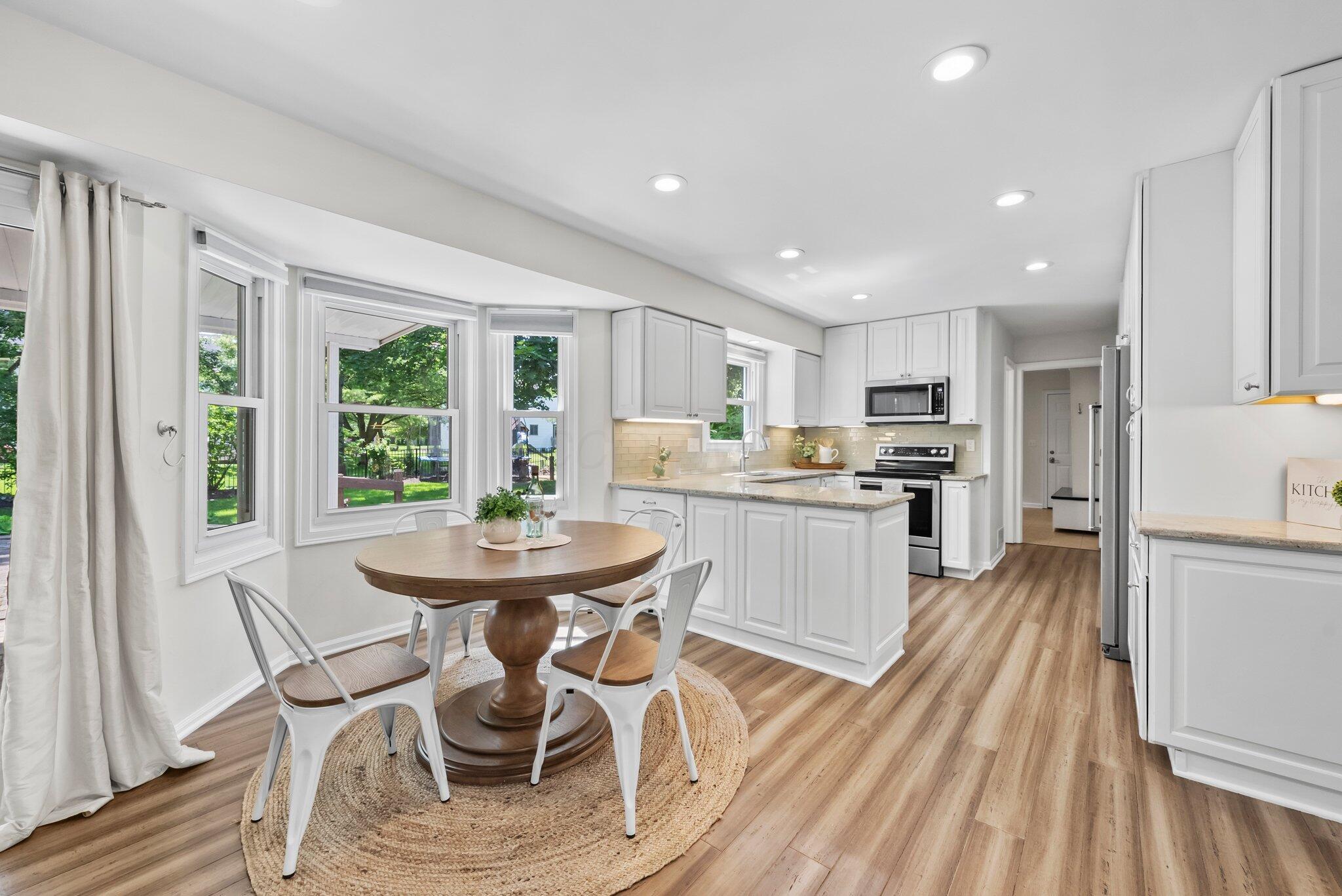 2201 Stratingham Drive, Dublin, Ohio image 10