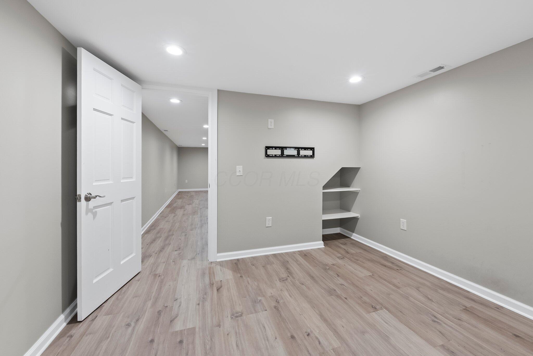 2201 Stratingham Drive, Dublin, Ohio image 35