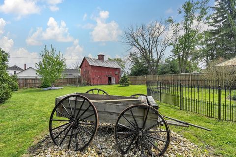 Tiny photo for 112 N Catherine Street, Mount Vernon, OH 43050 (MLS # 226014068)