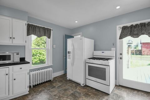 Tiny photo for 112 N Catherine Street, Mount Vernon, OH 43050 (MLS # 226014068)