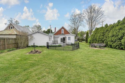 Tiny photo for 112 N Catherine Street, Mount Vernon, OH 43050 (MLS # 226014068)