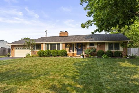 Photo of 3956 Mountview Road, Upper Arlington, OH 43220 (MLS # 226026419)
