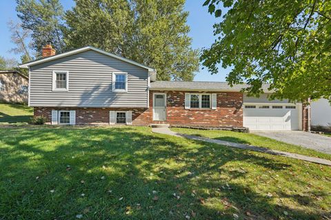 Photo of 180 Riva Ridge Road SW, Pataskala, OH 43062 (MLS # 225038410)