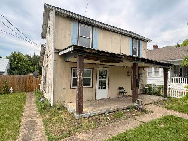 Photo of 135 S Roosevelt Avenue, Lancaster, OH 43130 (MLS # 226020571)