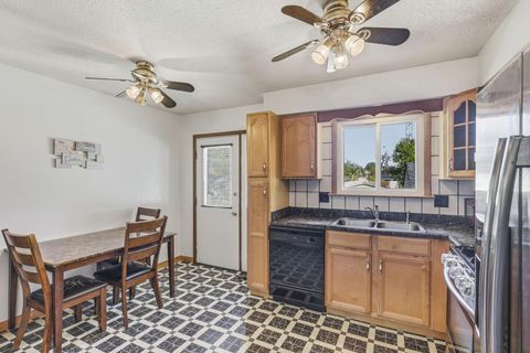 Tiny photo for 3378 Trail Lane Court, Columbus, OH 43231 (MLS # 225041891)