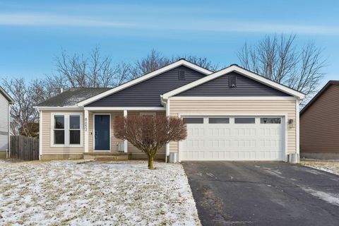 Photo of 8652 Westpoint Drive, Galloway, OH 43119 (MLS # 226005701)