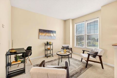 Photo of 324 Benedetti Avenue, Columbus, OH 43213 (MLS # 226002118)