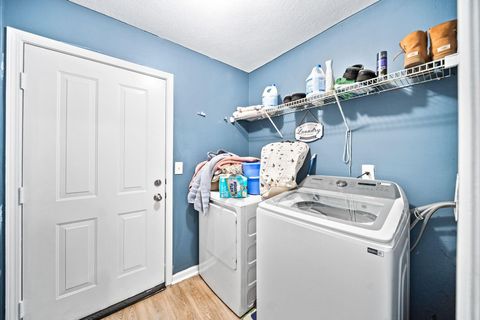 Tiny photo for 5886 Winchester Pike, Canal Winchester, OH 43110 (MLS # 226002400)