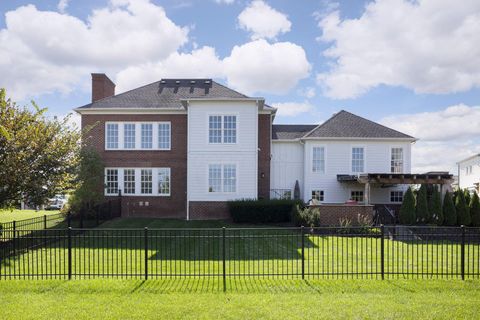 Tiny photo for 7030 Hanbys Loop, New Albany, OH 43054 (MLS # 225045904)