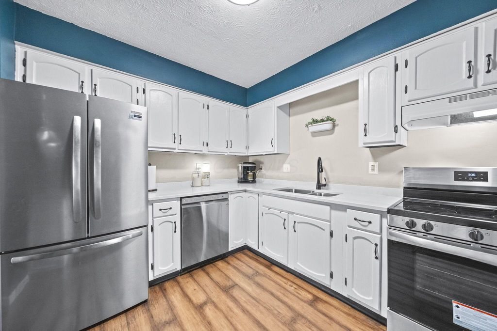 Photo of 2744 Saltergate Drive, Dublin, OH 43016 (MLS # 226007753)