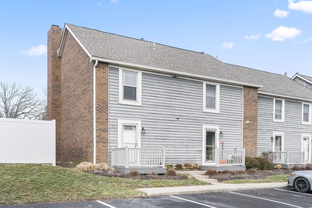 Photo of 2744 Saltergate Drive, Dublin, OH 43016 (MLS # 226007753)