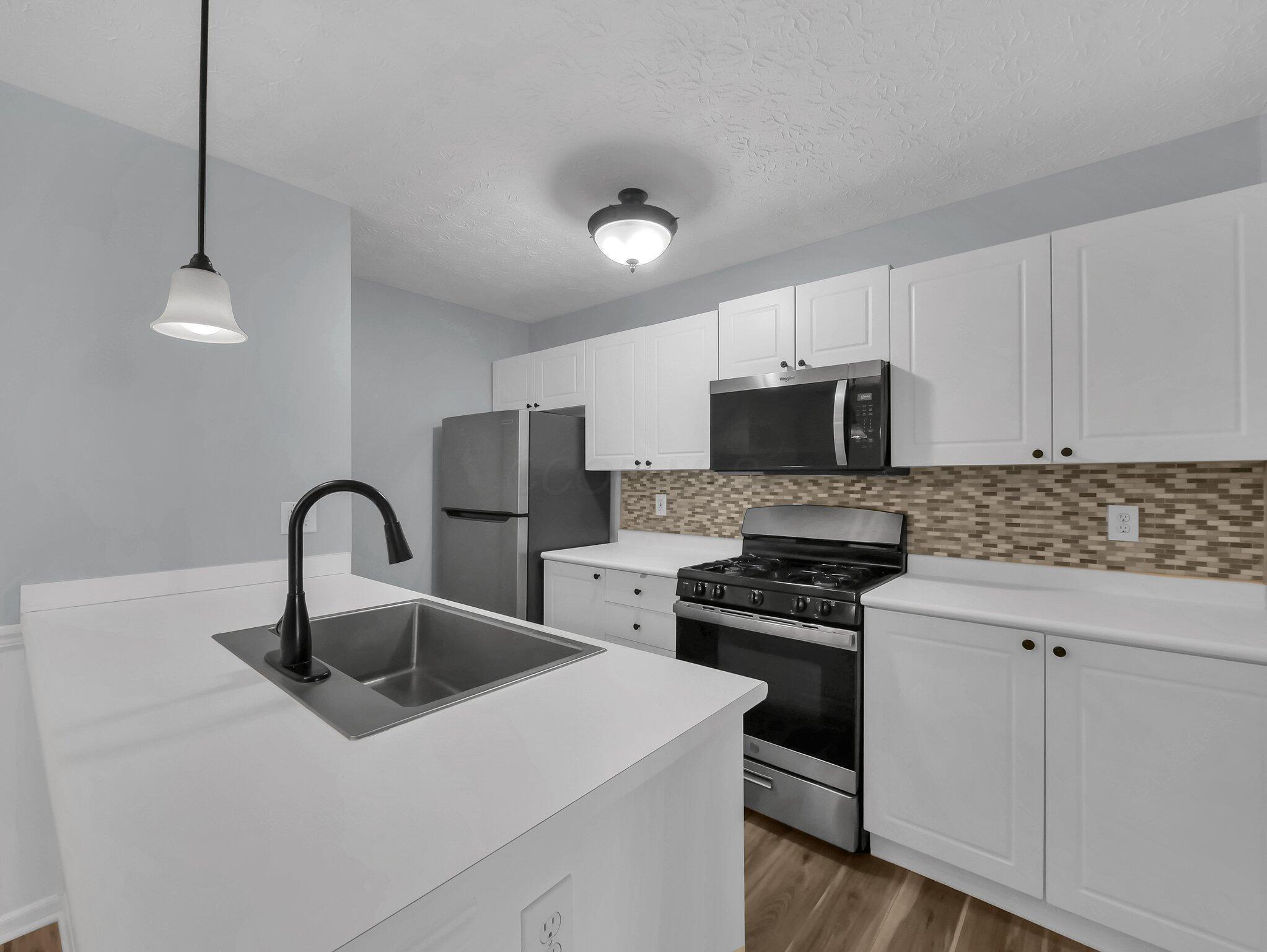 6726 Hamler Drive #33E, Canal Winchester, Ohio image 7