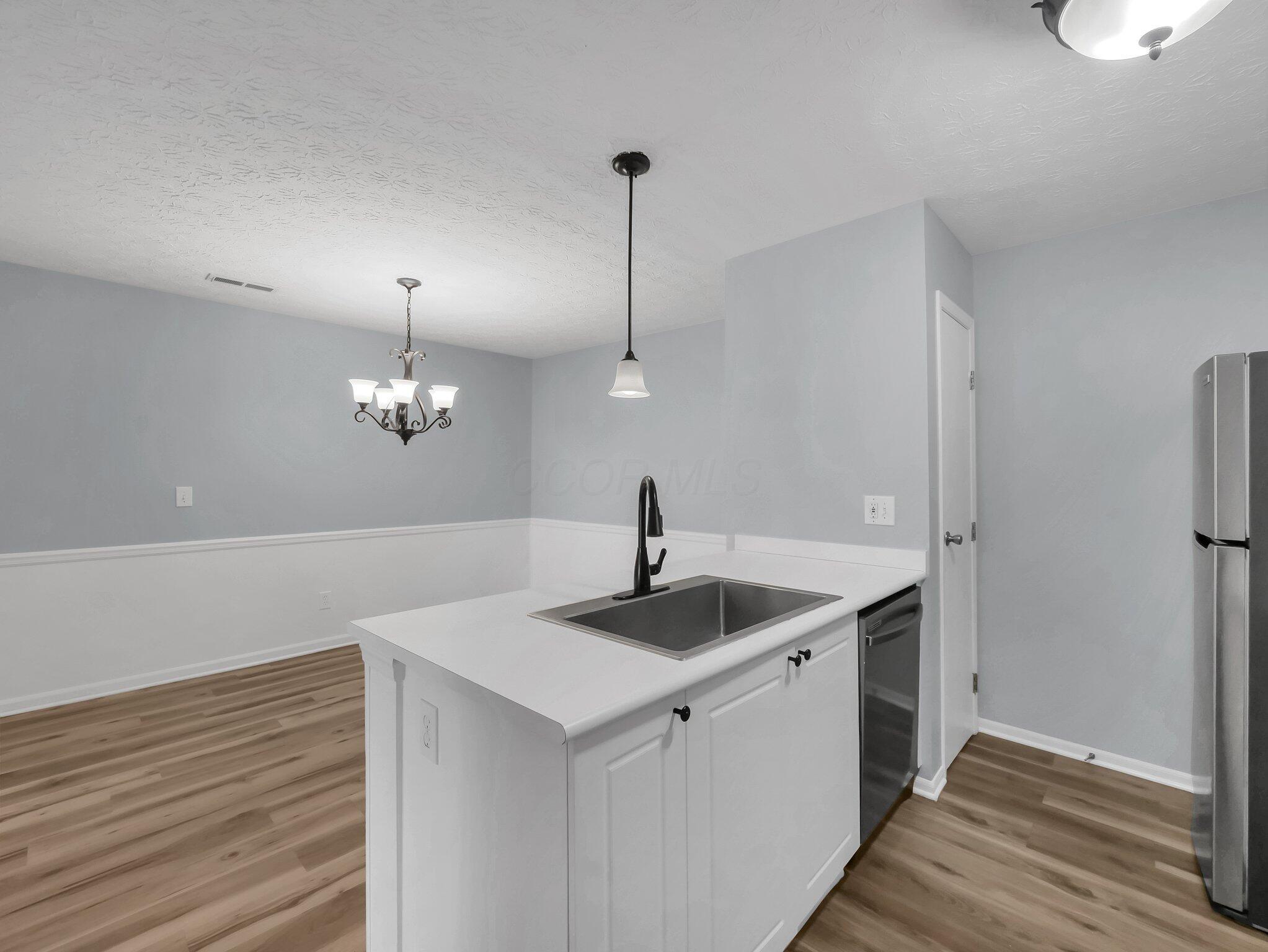 6726 Hamler Drive #33E, Canal Winchester, Ohio image 8