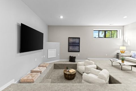 Tiny photo for 981 Gilbert Street, Columbus, OH 43206 (MLS # 225037750)