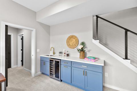 Tiny photo for 981 Gilbert Street, Columbus, OH 43206 (MLS # 225037750)