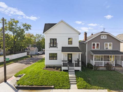 Tiny photo for 981 Gilbert Street, Columbus, OH 43206 (MLS # 225037750)