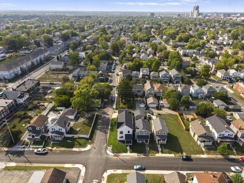 Tiny photo for 981 Gilbert Street, Columbus, OH 43206 (MLS # 225037750)