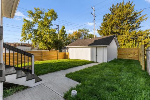 Tiny photo for 981 Gilbert Street, Columbus, OH 43206 (MLS # 225037750)