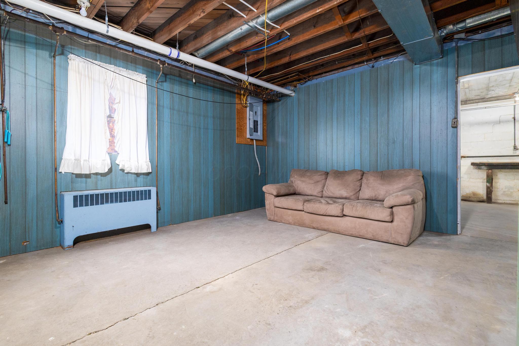 614 Kerr Avenue, Cadiz, Ohio image 34
