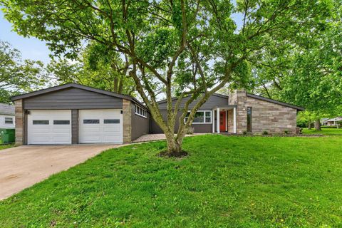 Photo of 825 W 8th Street, Marysville, OH 43040 (MLS # 226017933)