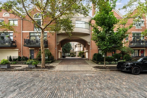 Photo of 712 Sycamore Place, Columbus, OH 43206 (MLS # 226034509)
