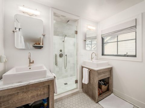 Tiny photo for 221 S Roosevelt Avenue, Bexley, OH 43209 (MLS # 226000346)