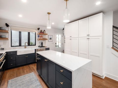 Tiny photo for 221 S Roosevelt Avenue, Bexley, OH 43209 (MLS # 226000346)