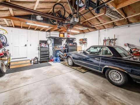 Tiny photo for 221 S Roosevelt Avenue, Bexley, OH 43209 (MLS # 226000346)