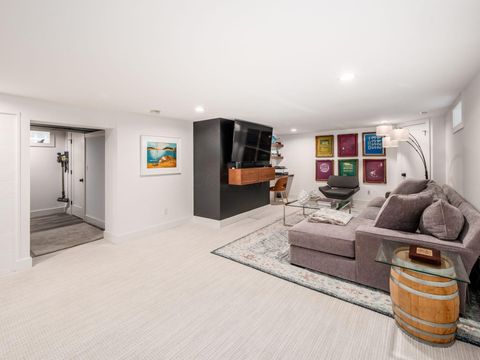 Tiny photo for 221 S Roosevelt Avenue, Bexley, OH 43209 (MLS # 226000346)