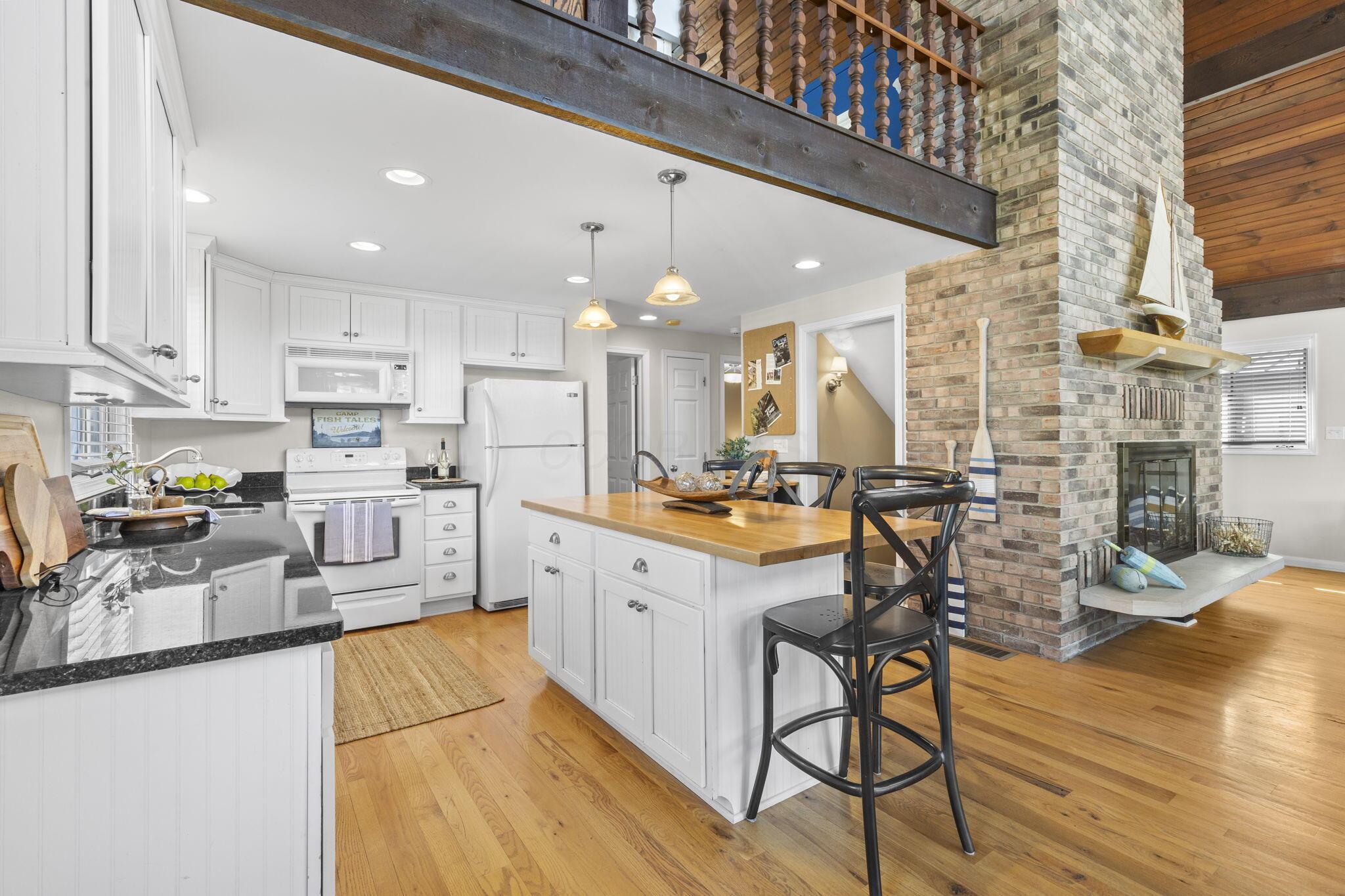 489 Lakeview Heights Drive, Howard, Ohio image 11
