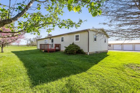 Photo of 1989 Marion Road NW, Utica, OH 43080 (MLS # 226012892)