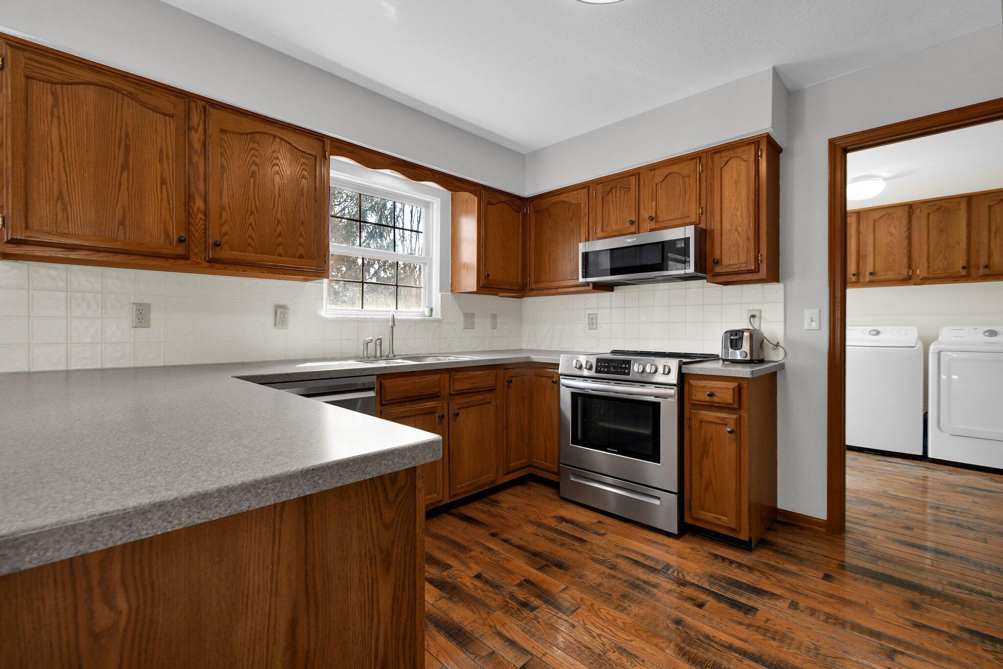 5041 Longbenton Way, Dublin, Ohio image 28