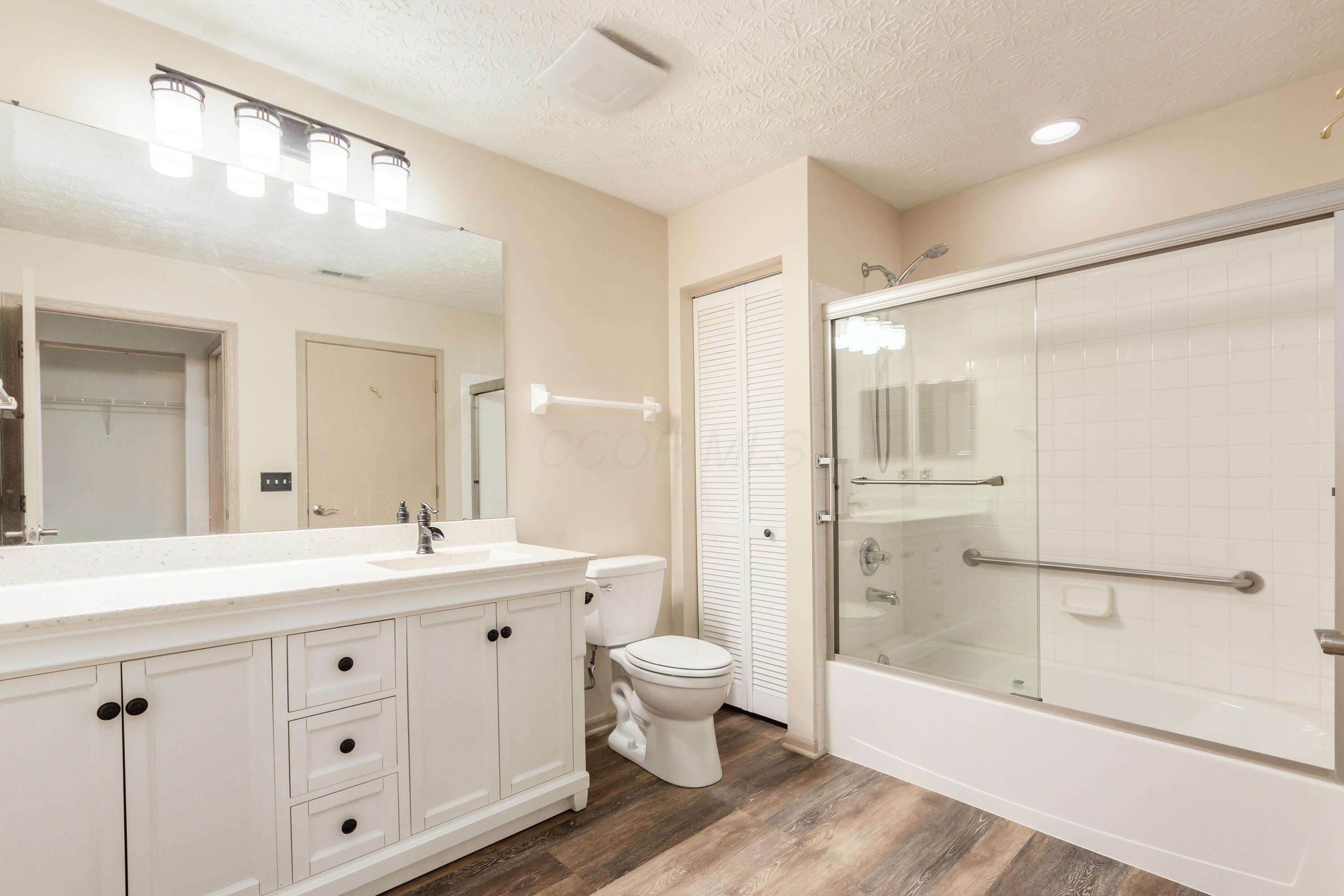 3867 Orchard Way, Powell, Ohio image 31