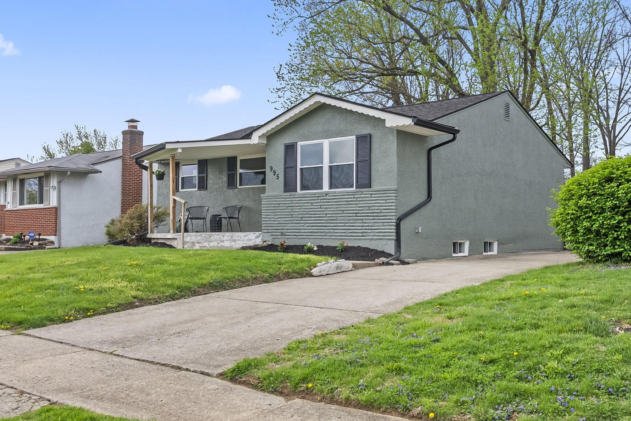 995 E Lincoln Avenue