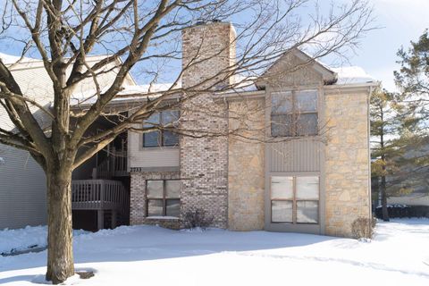 Tiny photo for 2733 Greystone Drive D #D, Columbus, OH 43220 (MLS # 226002924)