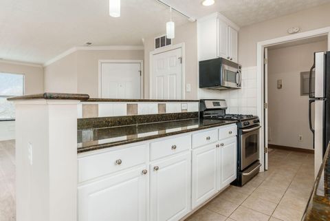 Tiny photo for 2733 Greystone Drive D #D, Columbus, OH 43220 (MLS # 226002924)