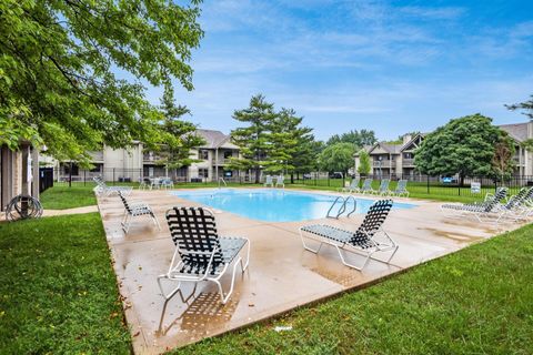 Tiny photo for 2733 Greystone Drive D #D, Columbus, OH 43220 (MLS # 226002924)