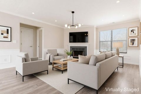 Tiny photo for 2733 Greystone Drive D #D, Columbus, OH 43220 (MLS # 226002924)