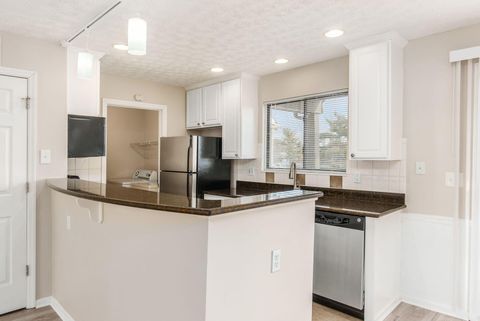 Tiny photo for 2733 Greystone Drive D #D, Columbus, OH 43220 (MLS # 226002924)