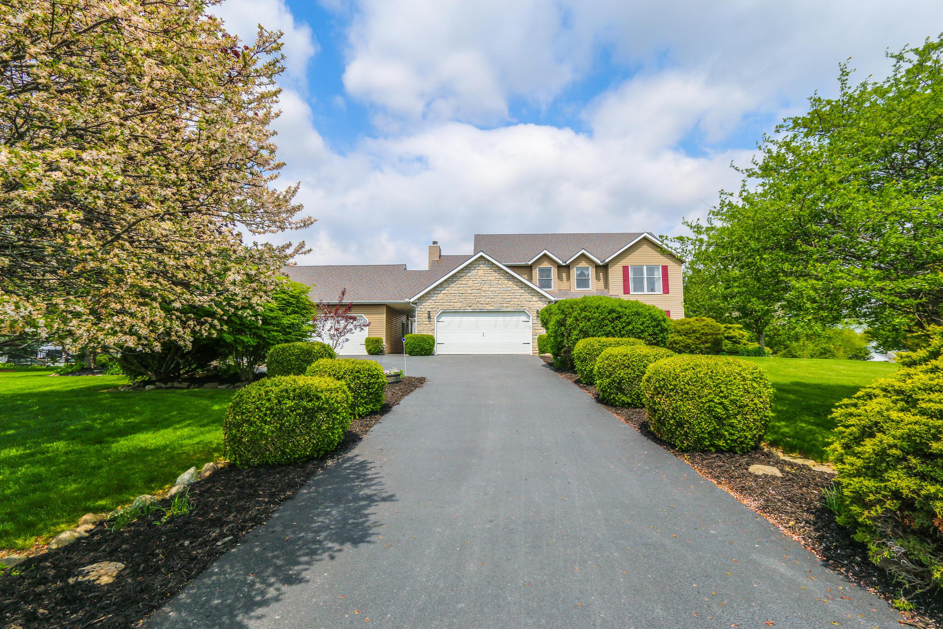 54 Brandon Drive, Pataskala, Ohio image 4