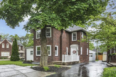 Photo of 1935 Greenway Avenue S, Columbus, OH 43219 (MLS # 226015483)