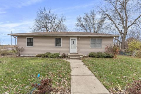 Photo of 1450 Franklin Street, Lewis Center, OH 43035 (MLS # 225044147)