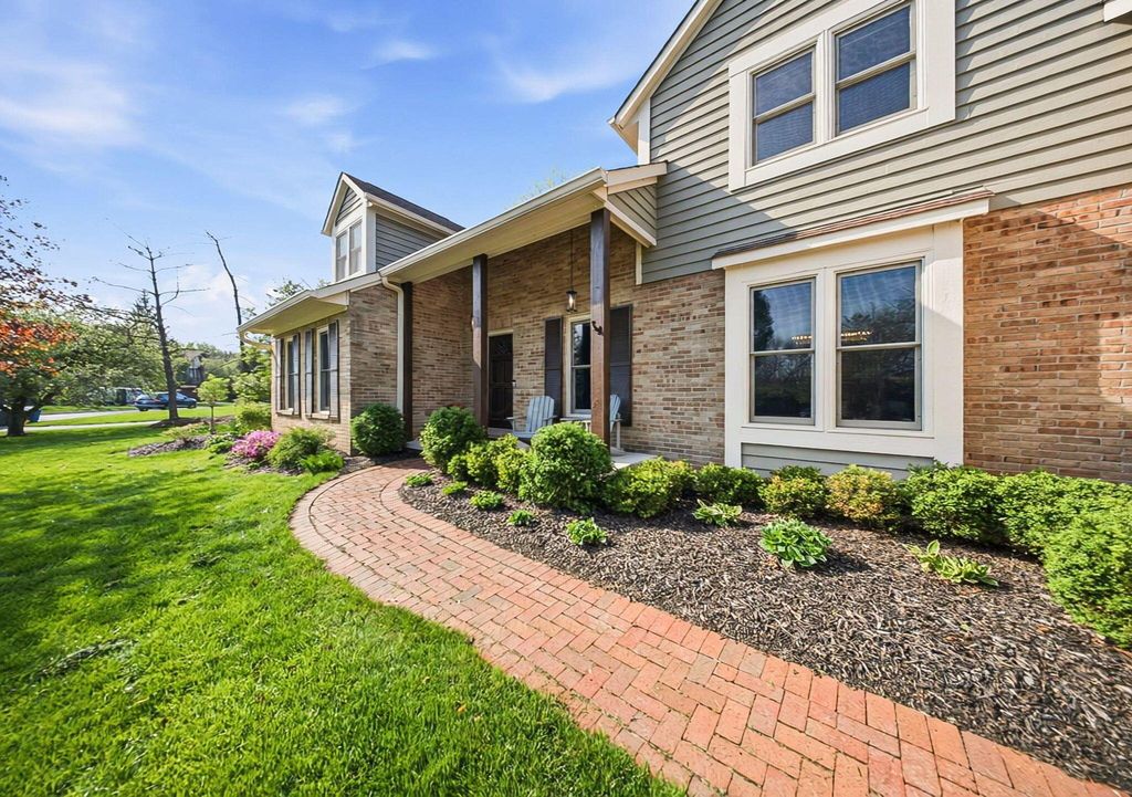 Photo of 5301 Aryshire Drive, Dublin, OH 43017 (MLS # 226012592)