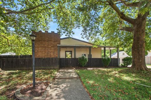 Photo of 2015 Kenton Street, Springfield, OH 45505 (MLS # 225037693)