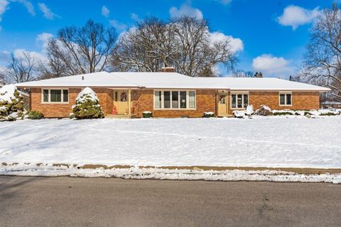 Photo of 3959 Woodbridge Road, Columbus, OH 43220 (MLS # 225044842)