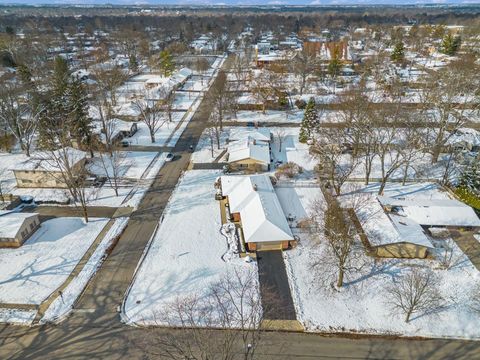 Tiny photo for 3959 Woodbridge Road, Columbus, OH 43220 (MLS # 225044842)