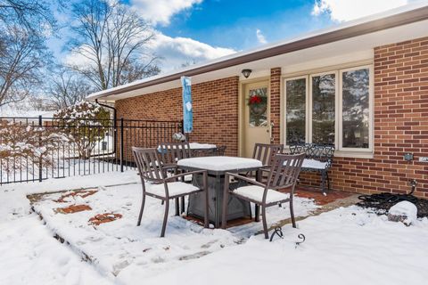 Tiny photo for 3959 Woodbridge Road, Columbus, OH 43220 (MLS # 225044842)